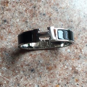 H bracelet